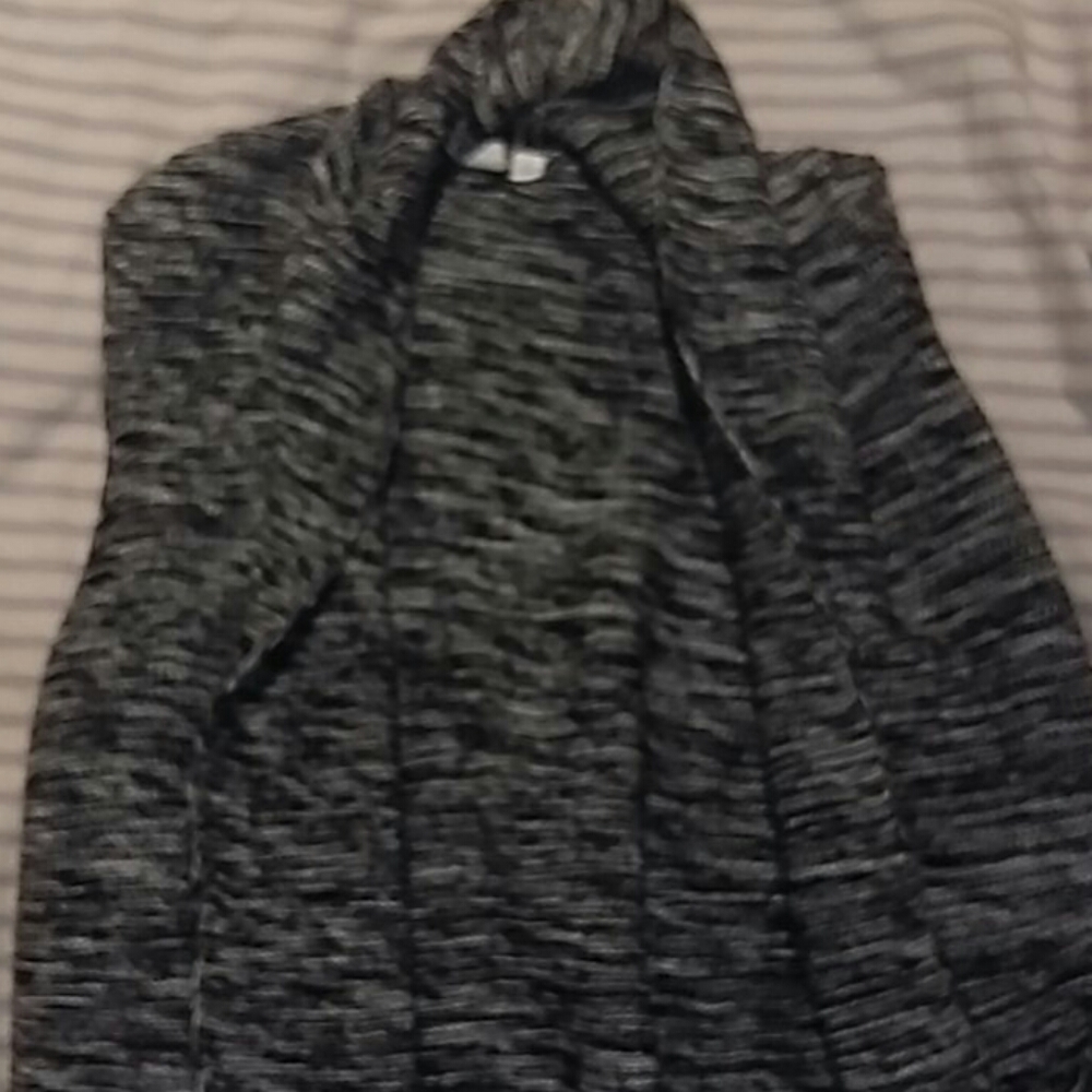 Sleeveless gap sweater